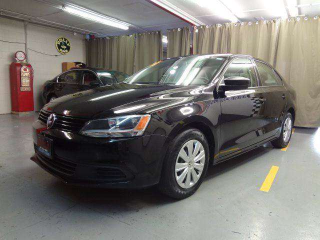 2011 Volkswagen Jetta 4dr Sedan 6A